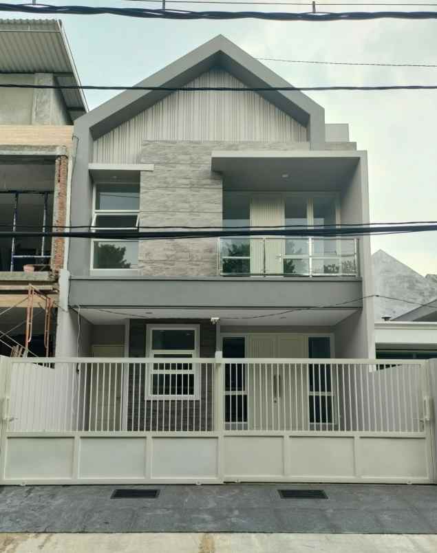 rumah siap huni manyar tirtoyoso 2 lantai dekat merr