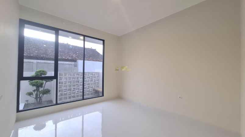 rumah siap huni tanah luas dekat pasar jangkang sleman