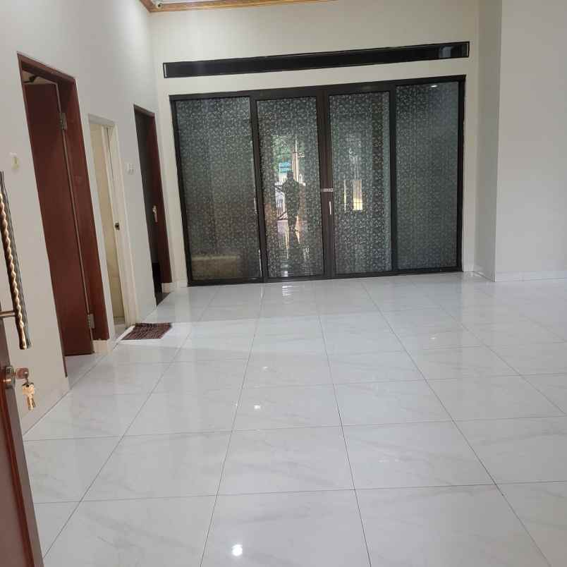 rumah strategis dalam komplek permata cimanggis depok