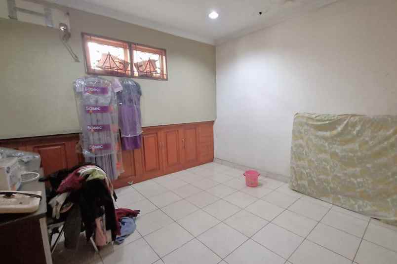 rumah strategis mandala tomang jakarta barat