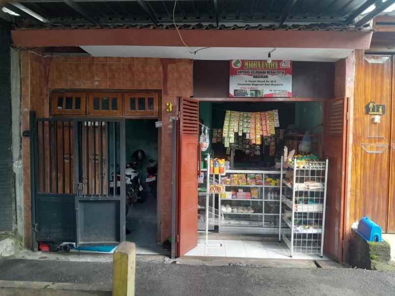 rumah tengah kota siap huni cocok untuk tempat usaha