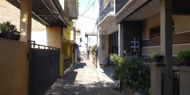 rumah tinggal plus 5 kamar kost kota lembang