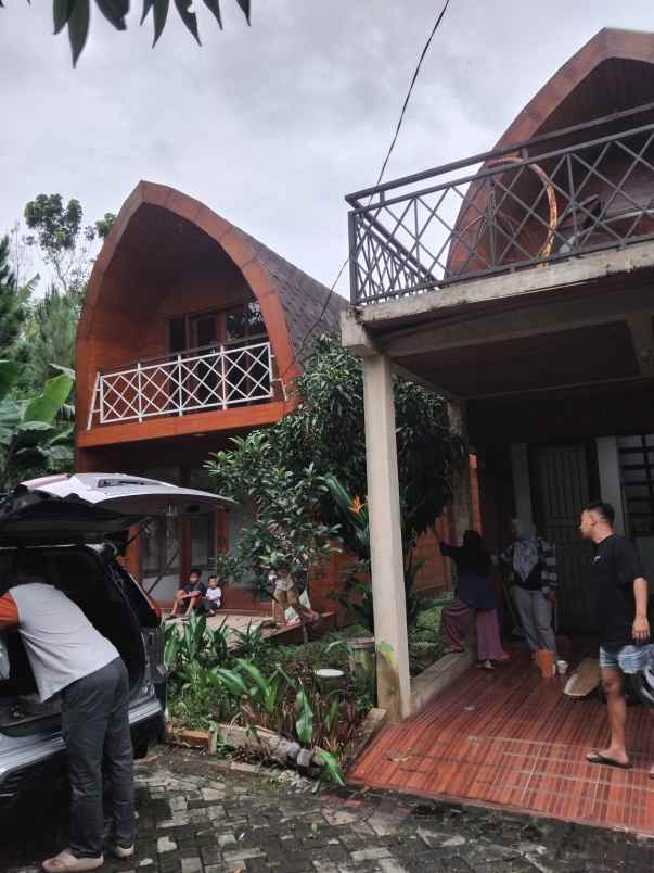rumah vila model adat lombok