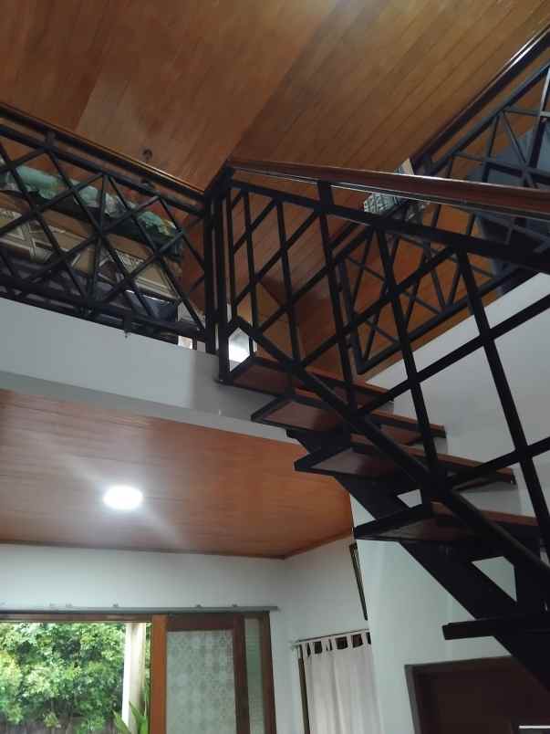rumah vila model adat lombok