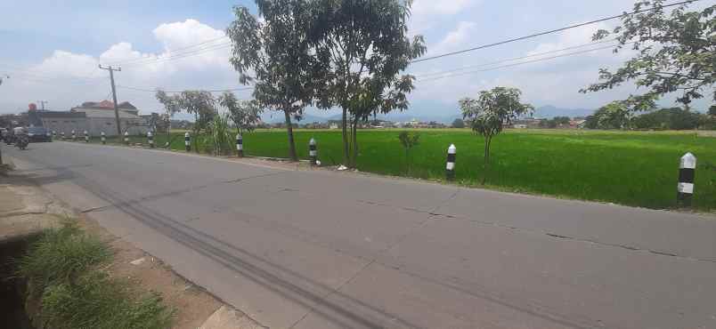 tanah jalan raya sapan