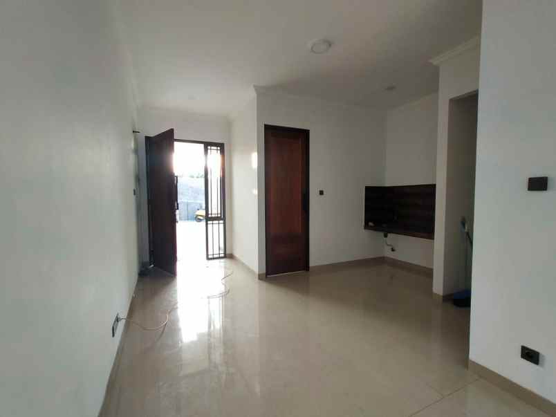 townhouse american style exclusive 10 menit akses tol