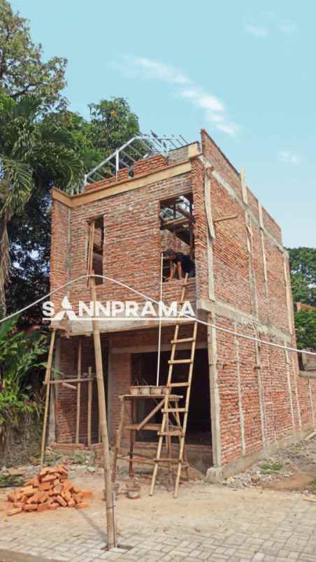 townhouse scandinavian cinangka tanah luas 100m2