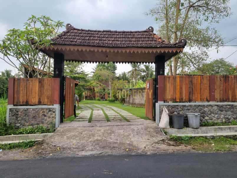 villa cantik tanah luas dijual murah di pakem