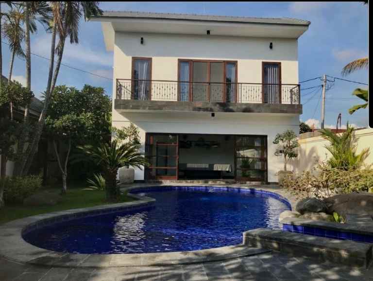 villa raya pantai berawa