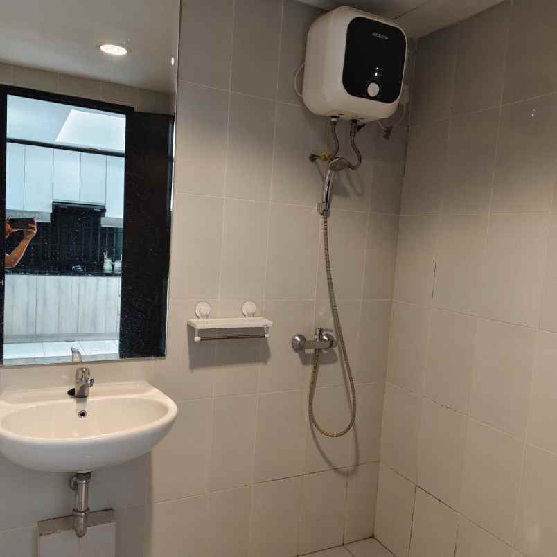 apartemen tangerang bsd city cakep disewakan