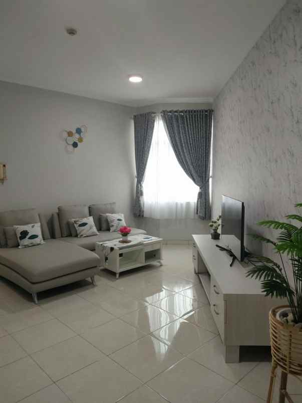 di sewakan apartment crown court lippo cikarang