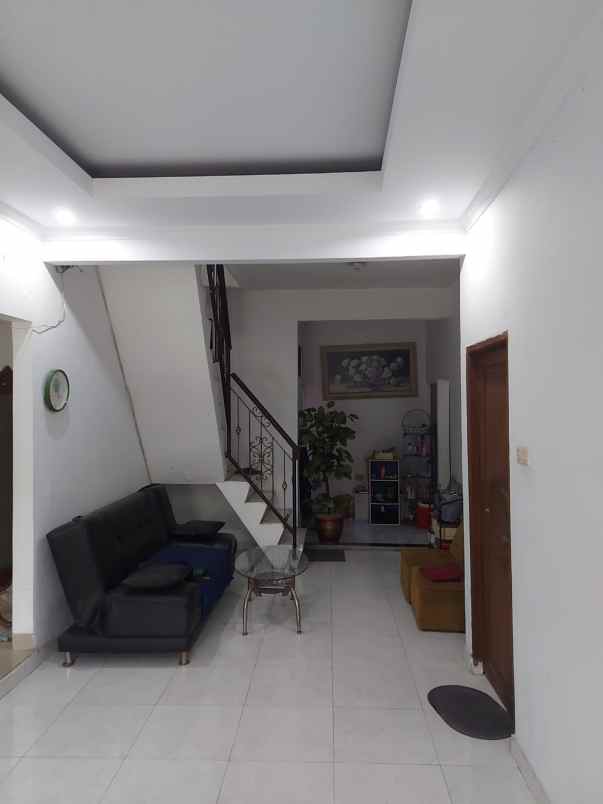 dijual cepat rumah 2 lantai