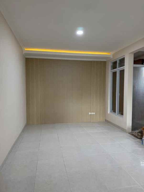 dijual cepat rumah bagus di emerald spring bekasi