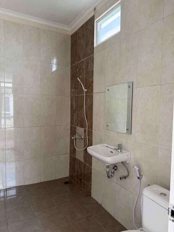 dijual cepat rumah bagus di emerald spring bekasi