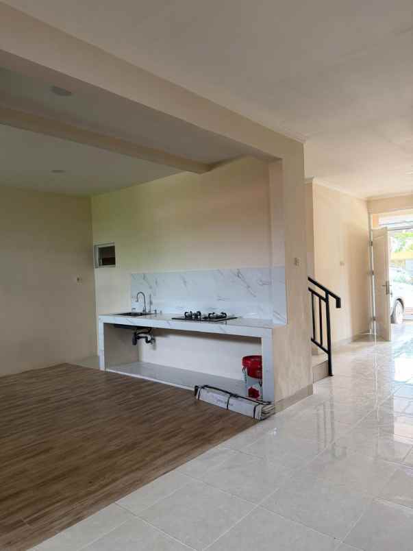 dijual cepat rumah bagus di emerald spring bekasi
