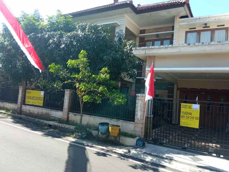 dijual cepat rumah besar dekat al hikam