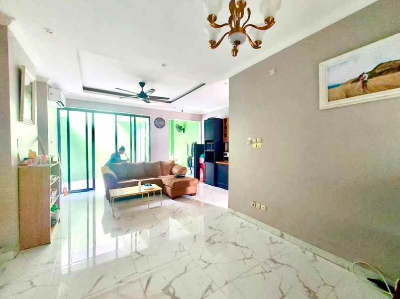 dijual cepat rumah full furnish di kota wisata cibubur