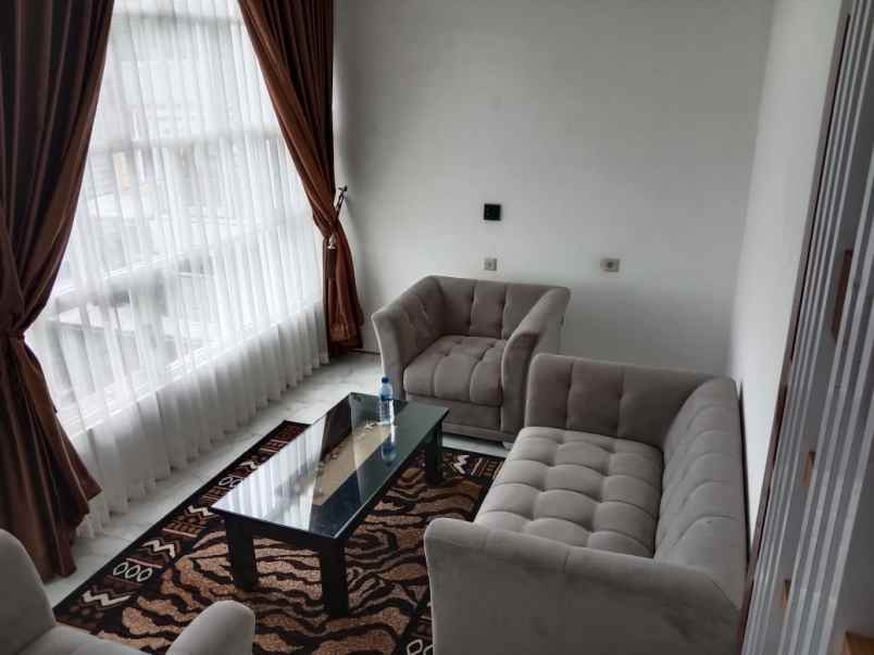 dijual cepat villa batu kota batu jawa timur