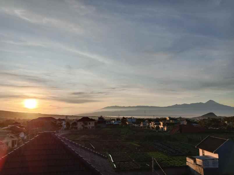 dijual cepat villa batu kota batu jawa timur