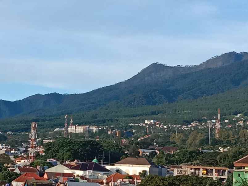 dijual cepat villa batu kota batu jawa timur