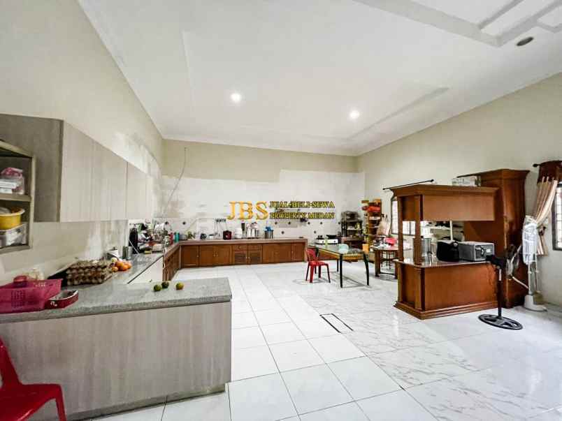 dijual cepat villa siap huni graha metropolitan