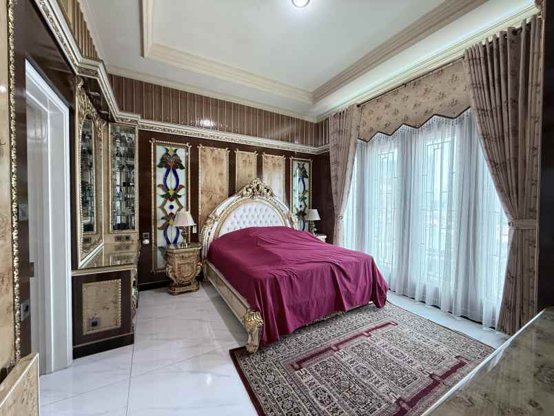 dijual gedung full furnished di blok m jakarta selatan