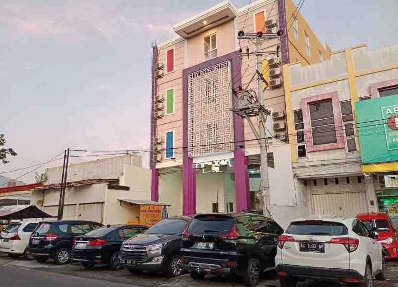 dijual hotel di jl lamper tengah raya semarang