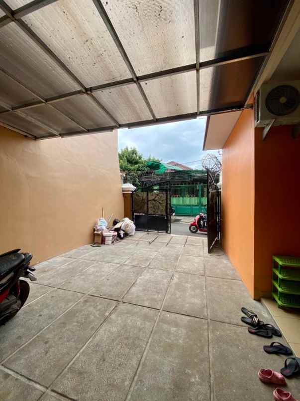 dijual kost cipayung