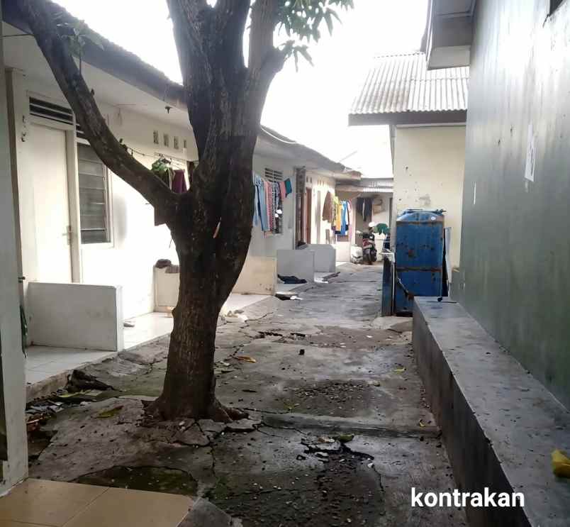 dijual kost jl cirendeu raya