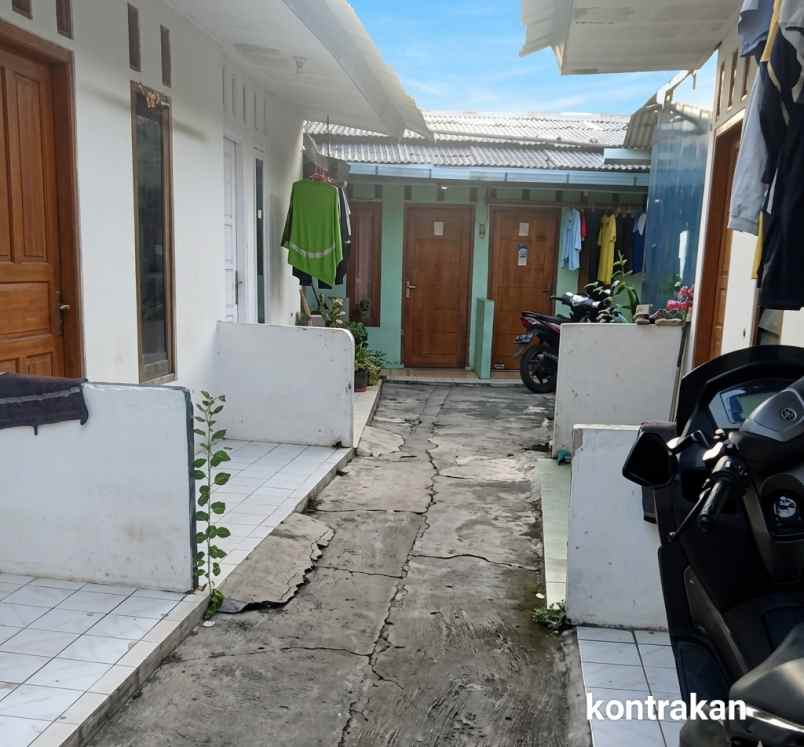 dijual kost jl cirendeu raya