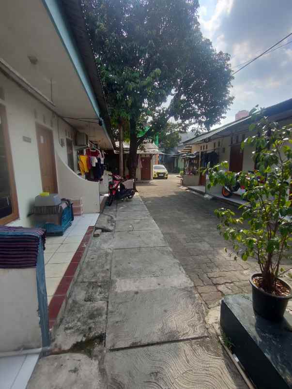 dijual kost jl cirendeu raya