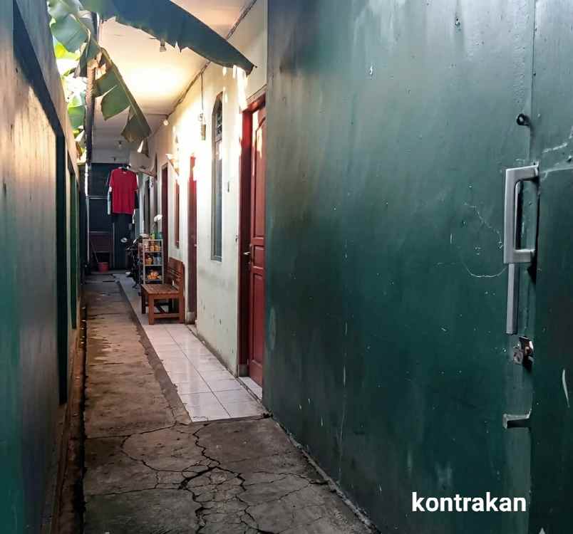 dijual kost jl cirendeu raya