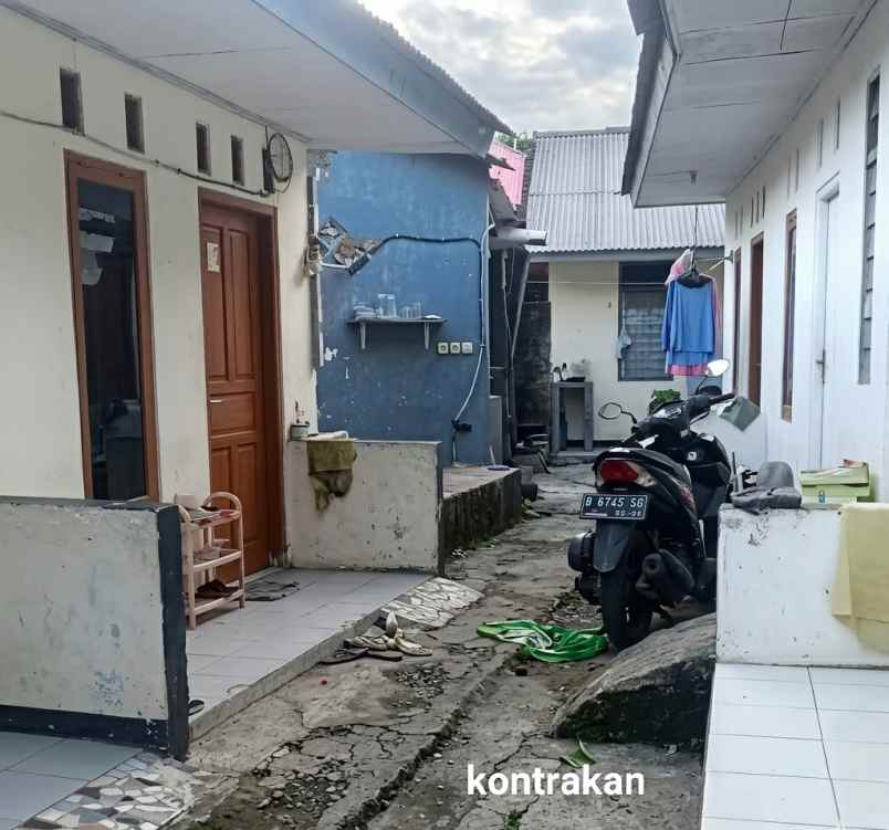 dijual kost jl cirendeu raya
