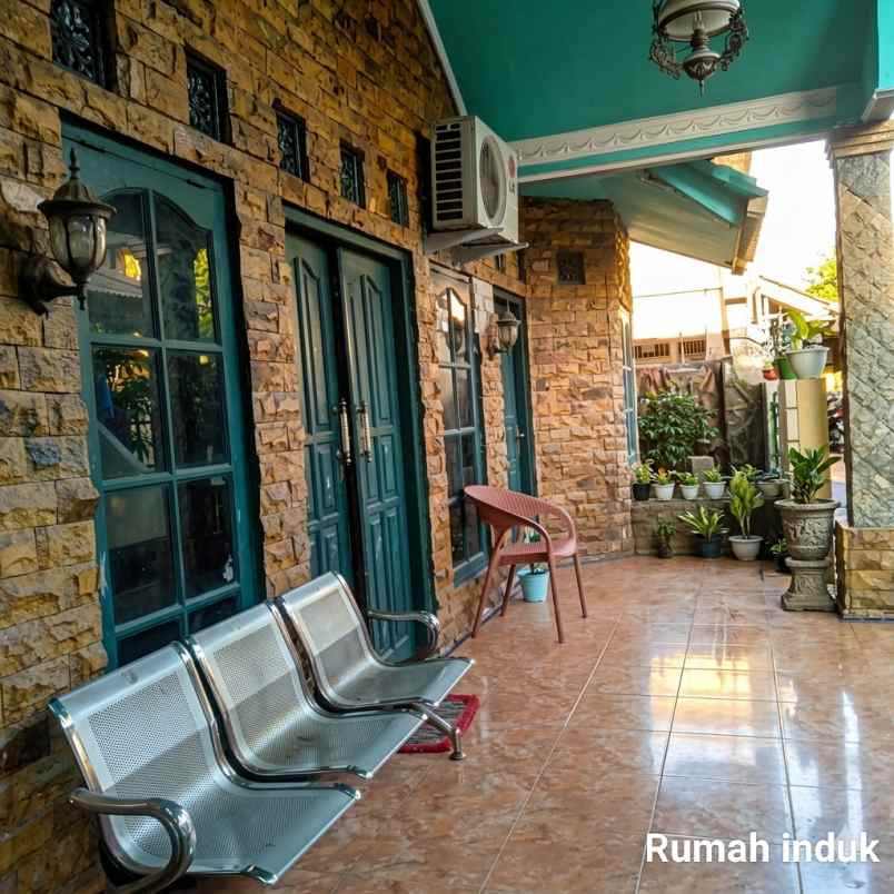 dijual kost jl cirendeu raya