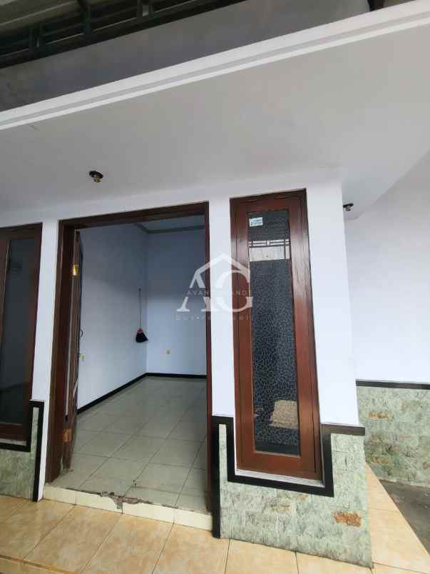 dijual kost jl kedawung malang