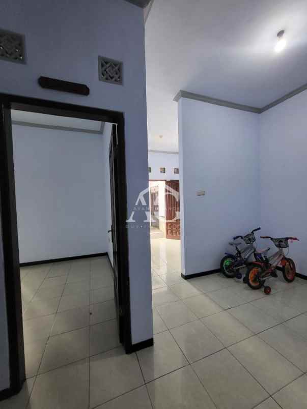 dijual kost jl kedawung malang