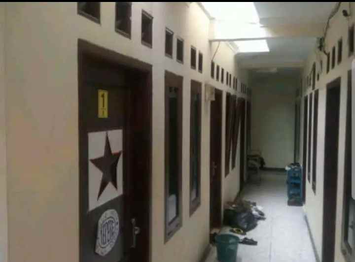 dijual kost jl pelisiran tamansari