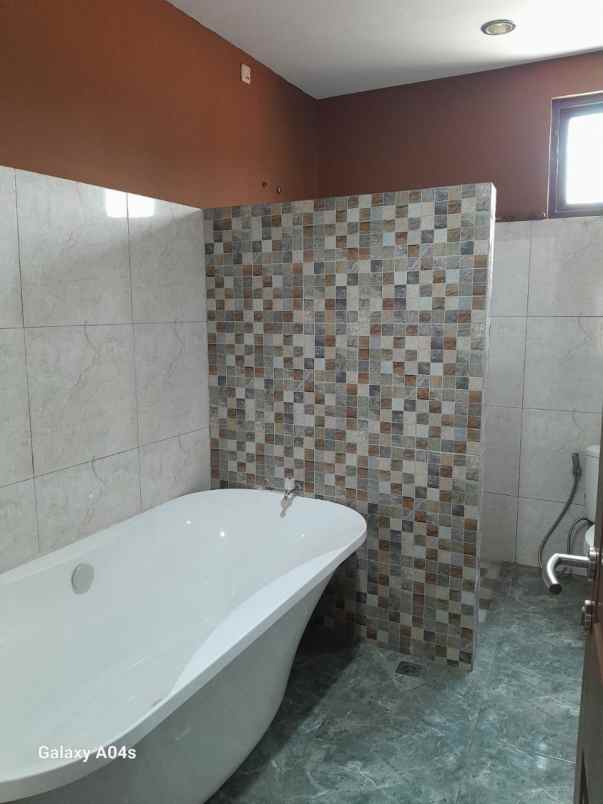 dijual kost jl smp ceger cipayung jaktim