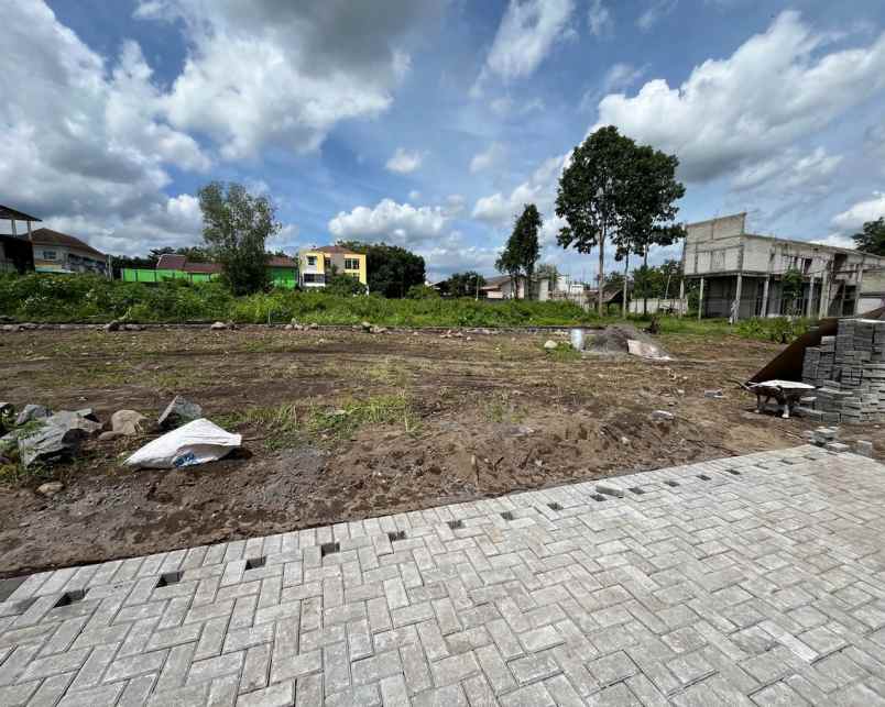 dijual kost jogja di jl pandanaran dekat pasar umbul