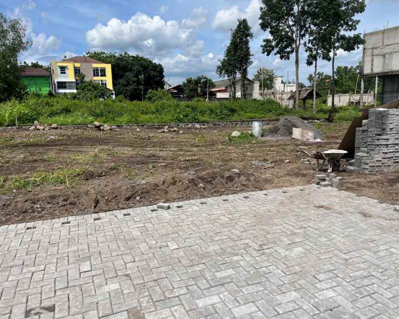 dijual kost jogja di jl pandanaran dekat pasar umbul