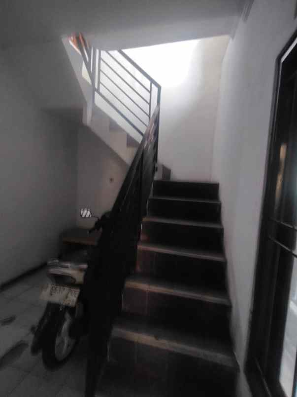 dijual kost rawa badak