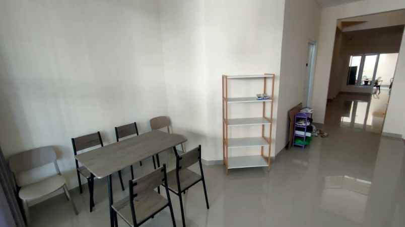 dijual kost sutorejo utara surabaya