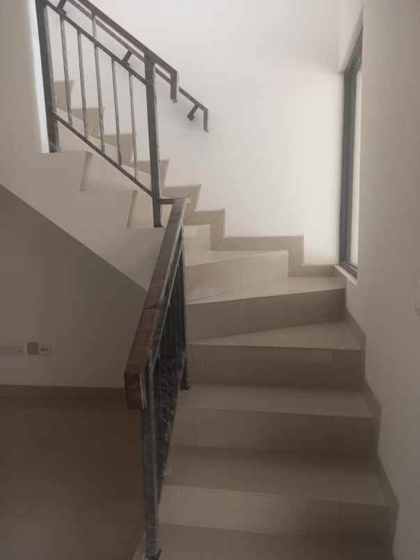 dijual murah rumah pik2 milenial 4 5x10