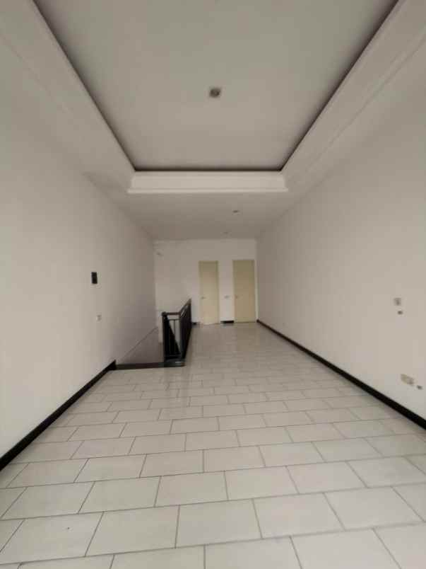 dijual ruko 3 lantai di kutisari surabaya