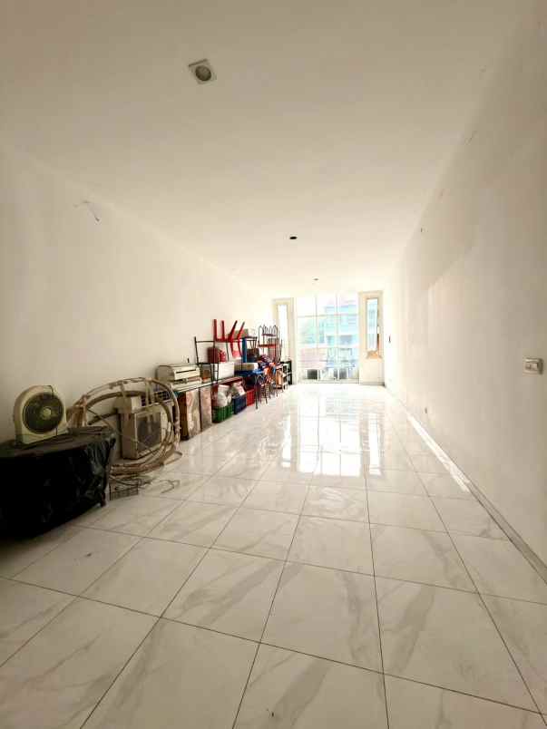 dijual ruko 3 lantai di kutisari surabaya