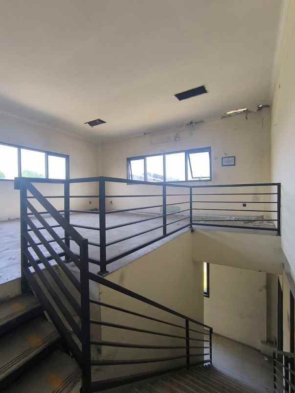 dijual ruko gudang kantor jalan raya setu bekasi
