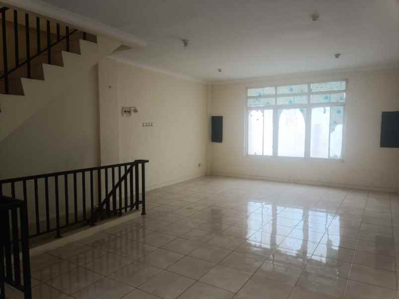 dijual ruko gudang kantor jalan raya simphoni kota