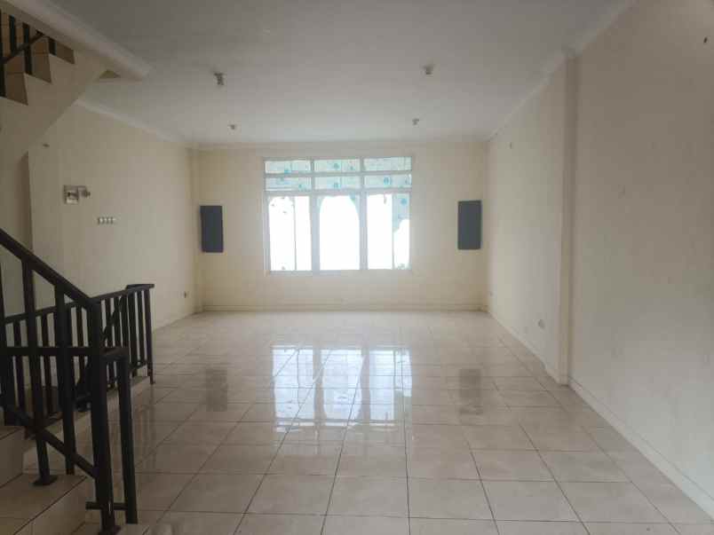 dijual ruko gudang kantor jalan raya simphoni kota