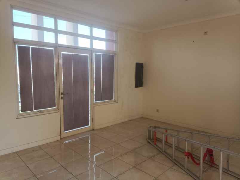 dijual ruko gudang kantor jalan raya simphoni kota