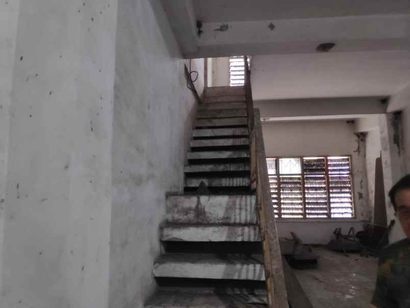 dijual ruko gudang kantor jl akmal no 830 kel pasar